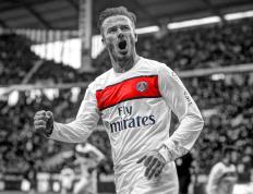 浓眉哥重要时刻败北，MAD带队取胜！全场沸腾不已